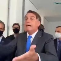 Jair Bolsonaro insultou a repórter Laurene Santos em Guaratinguetá