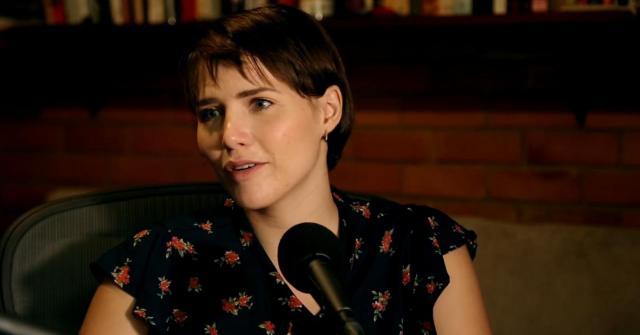 Filme brasileiro A Porta Ao Lado (2021) revive parceria da atriz Letícia Colin com a cineasta Julia Rezende; veja críticas e curiosidades