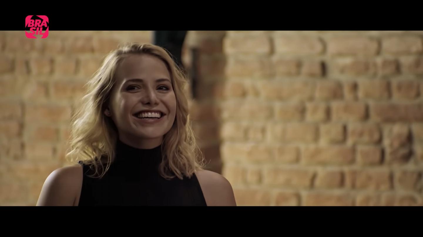 Letícia Colin em entrevistas da biografia