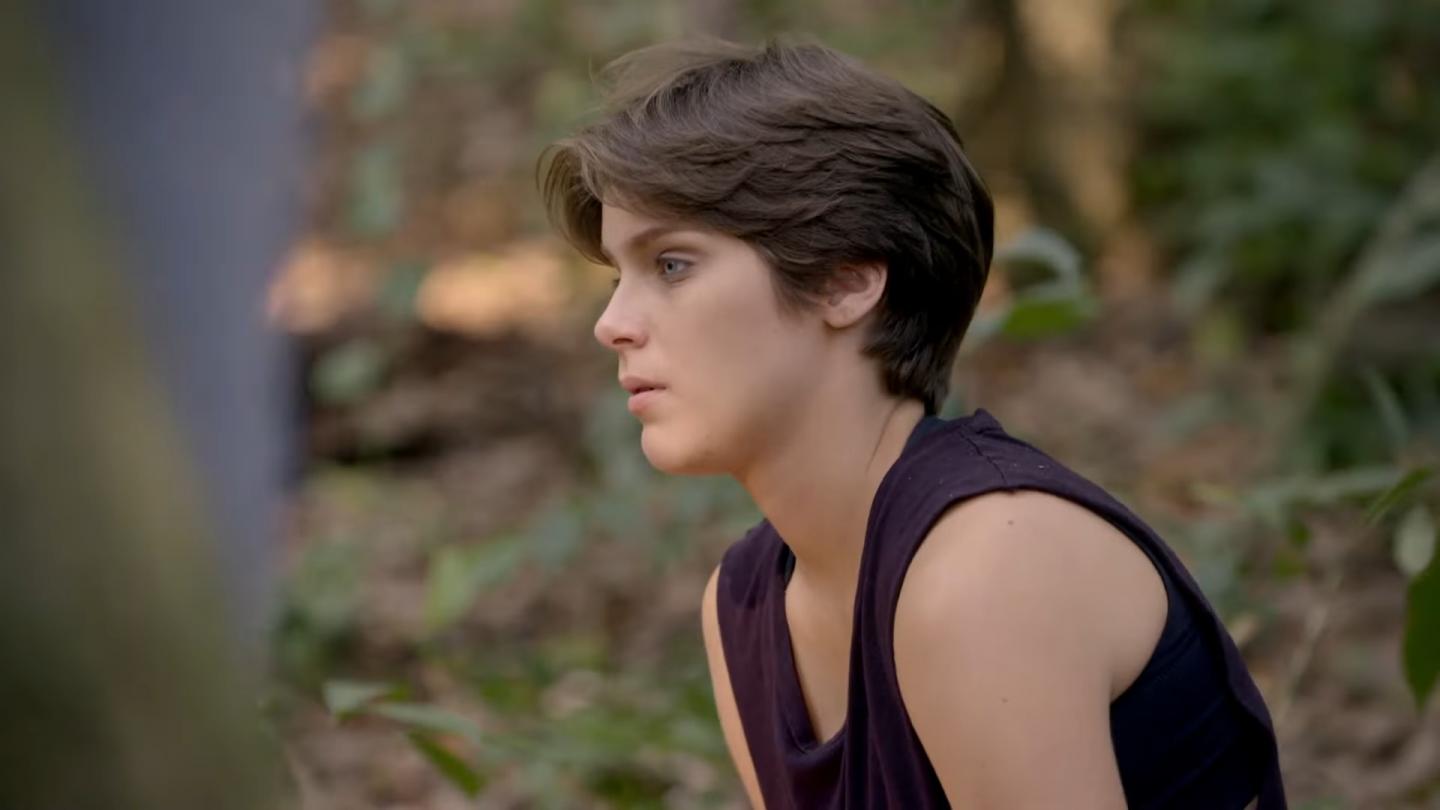 Karina e Pedro no romance da novela Malhação (Foto: Reprodução/ Globoplay)