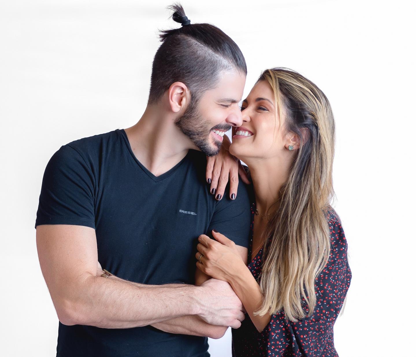 Kelly Maria e Jonas Almeida em fotos novas em São José dos Campos