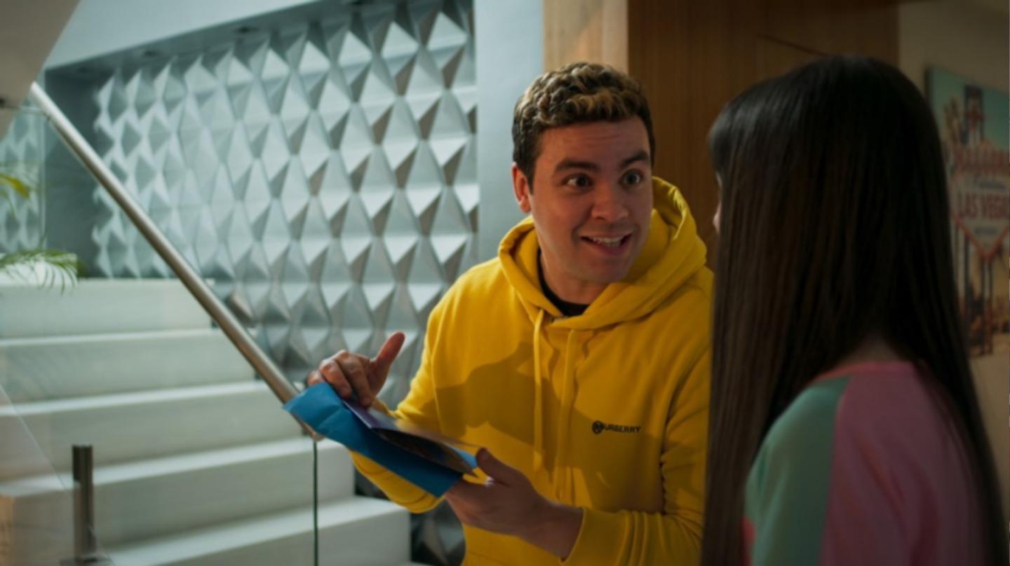 Luccas Neto em O Hotel Mágico 2 com Giovanna Alparone e Luccas