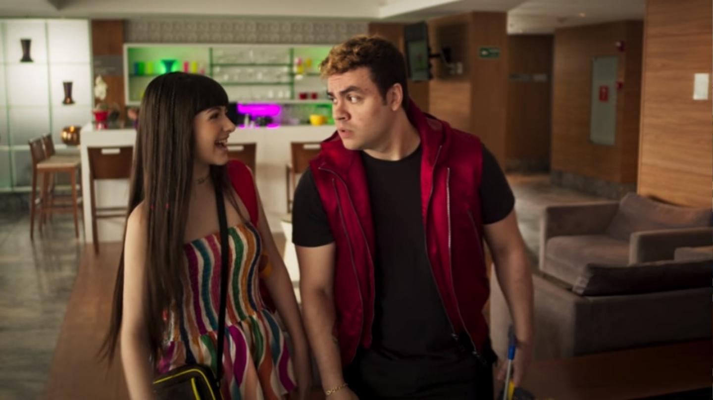 Luccas Neto em O Hotel Mágico 2 com Giovanna Alparone e Luccas