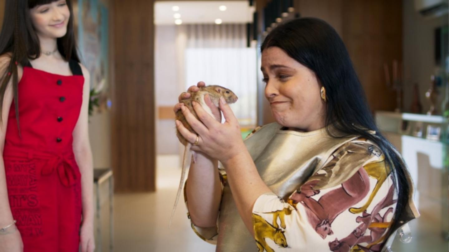 Luccas Neto em O Hotel Mágico 2 com Giovanna Alparone e Luccas