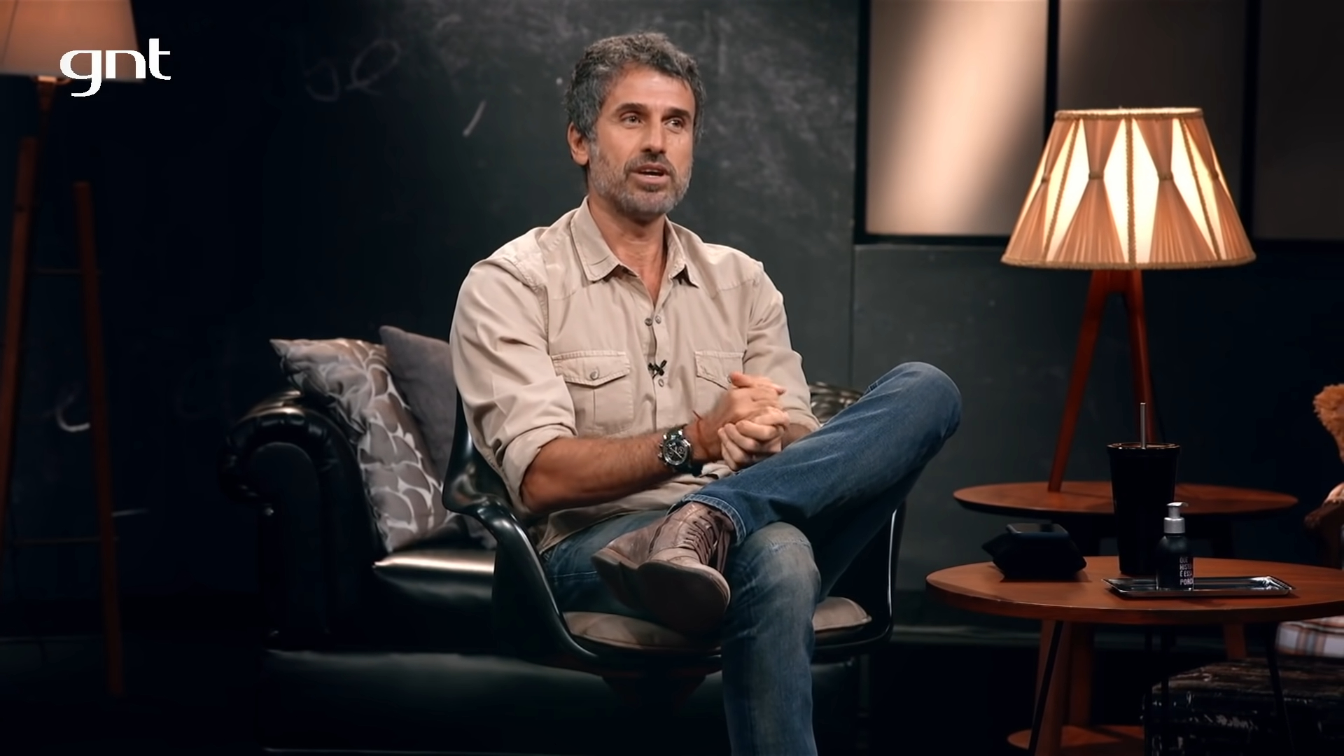 Eriberto Leão em entrevista sobre biografia (Foto: Reprodução/ YouTube)