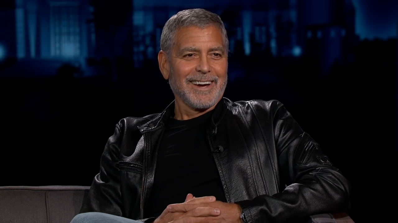 Ator e cineasta George Clooney em entrevista