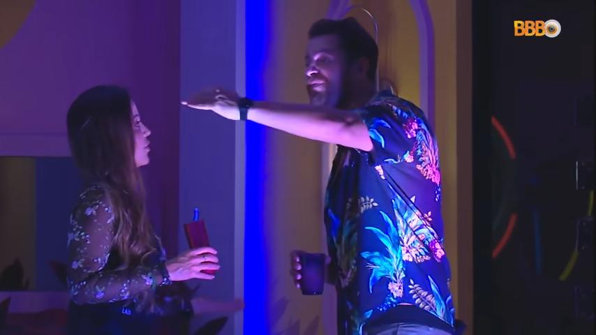 Gustavo e Laís namorando no BBB 22