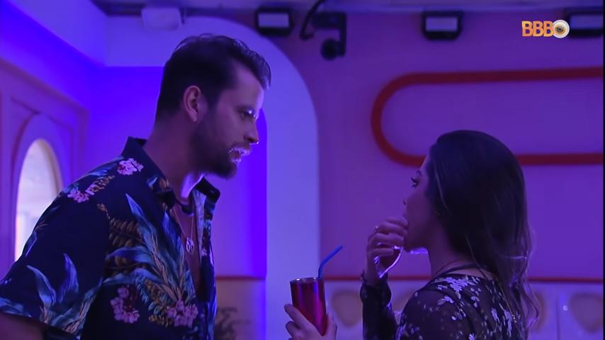 Gustavo e Laís namorando no BBB 22
