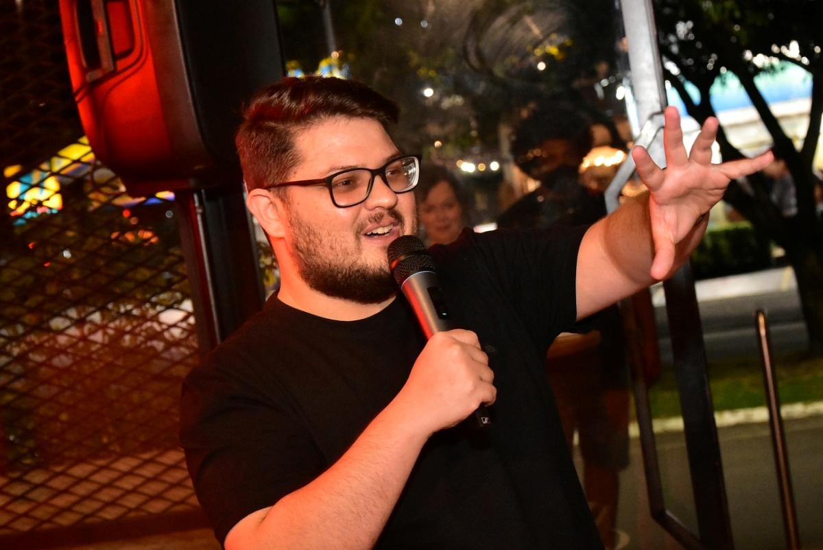 Boh Pizza Lounge com noite de comédia em São José dos Campos