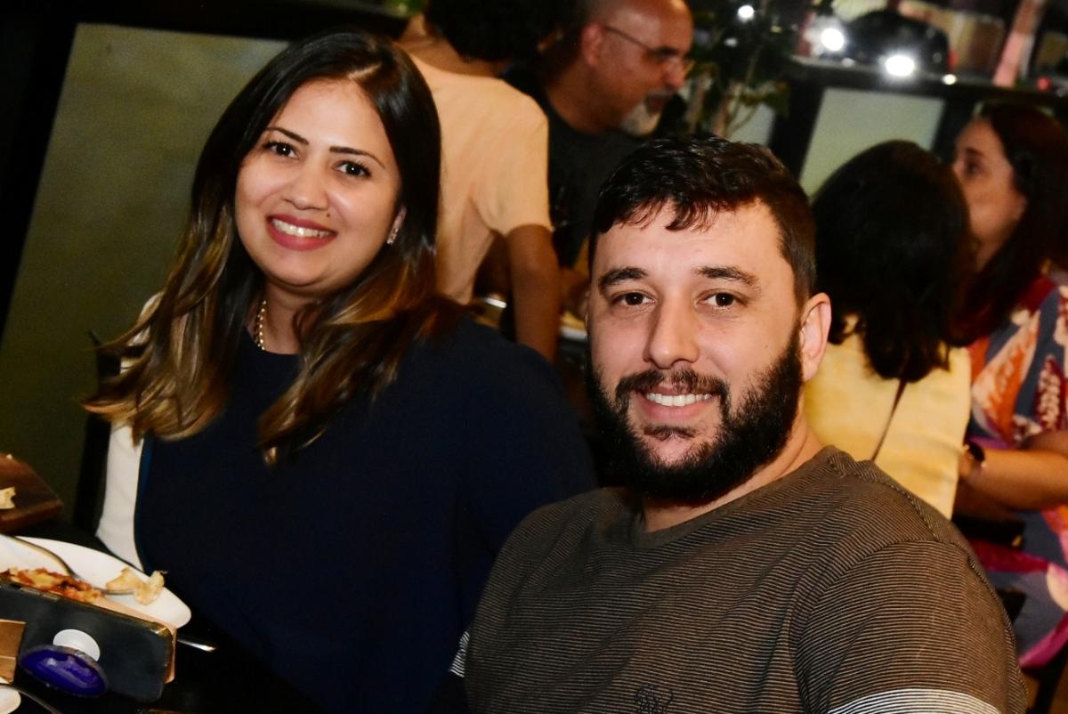 Boh Pizza Lounge com noite de comédia em São José dos Campos