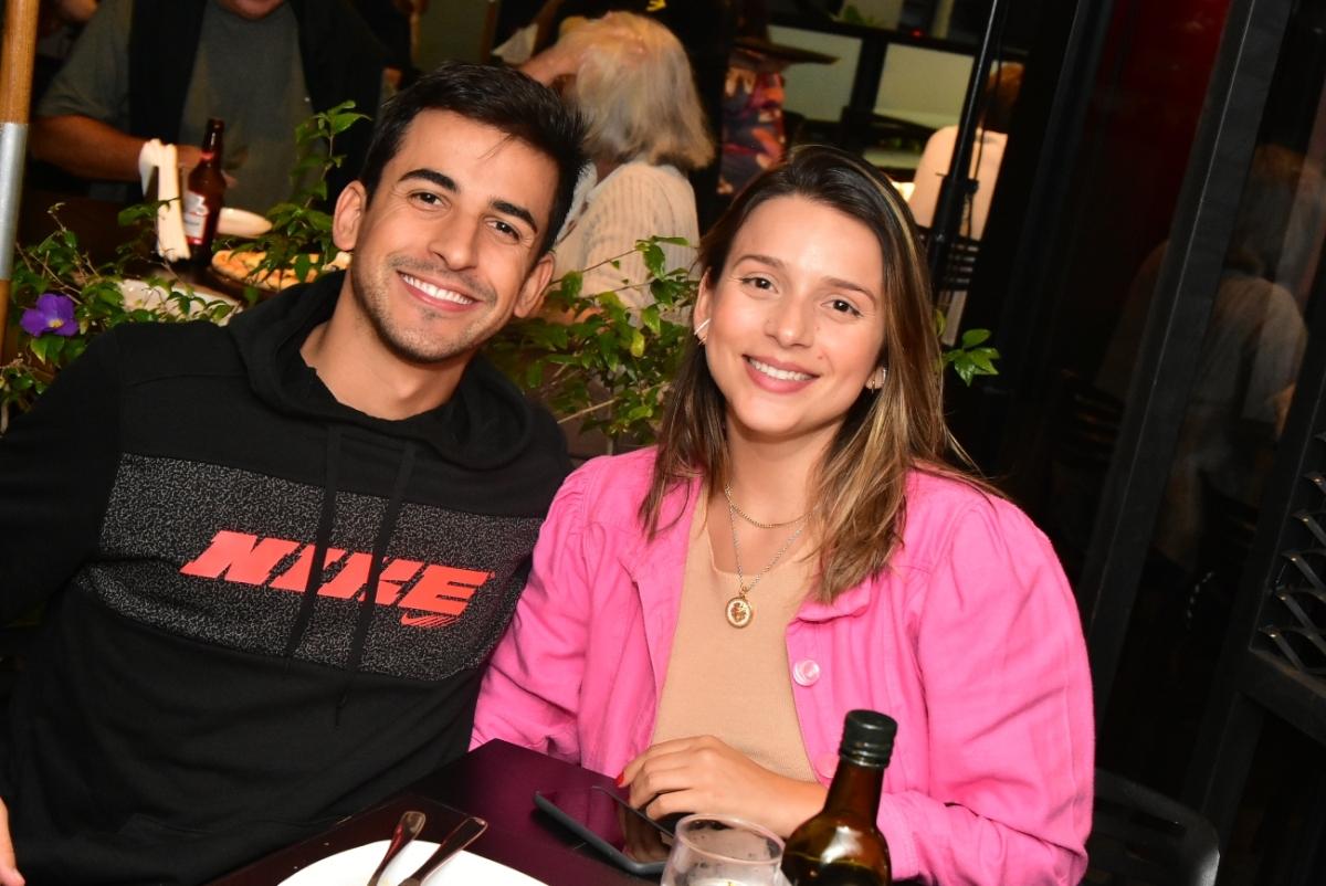 Boh Pizza Lounge com noite de comédia em São José dos Campos