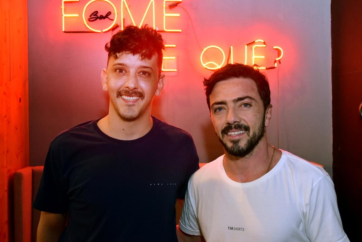 Boh Pizza Lounge com noite de comédia em São José dos Campos