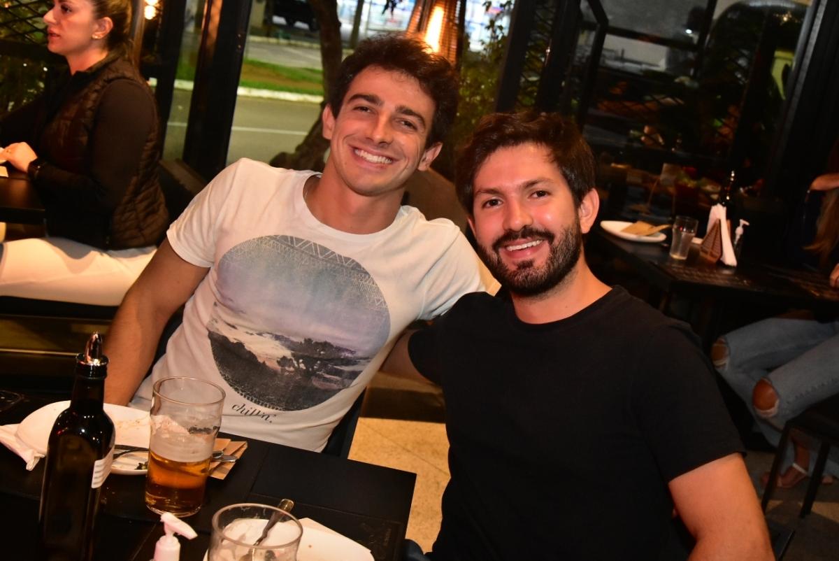 Boh Pizza Lounge com noite de comédia em São José dos Campos