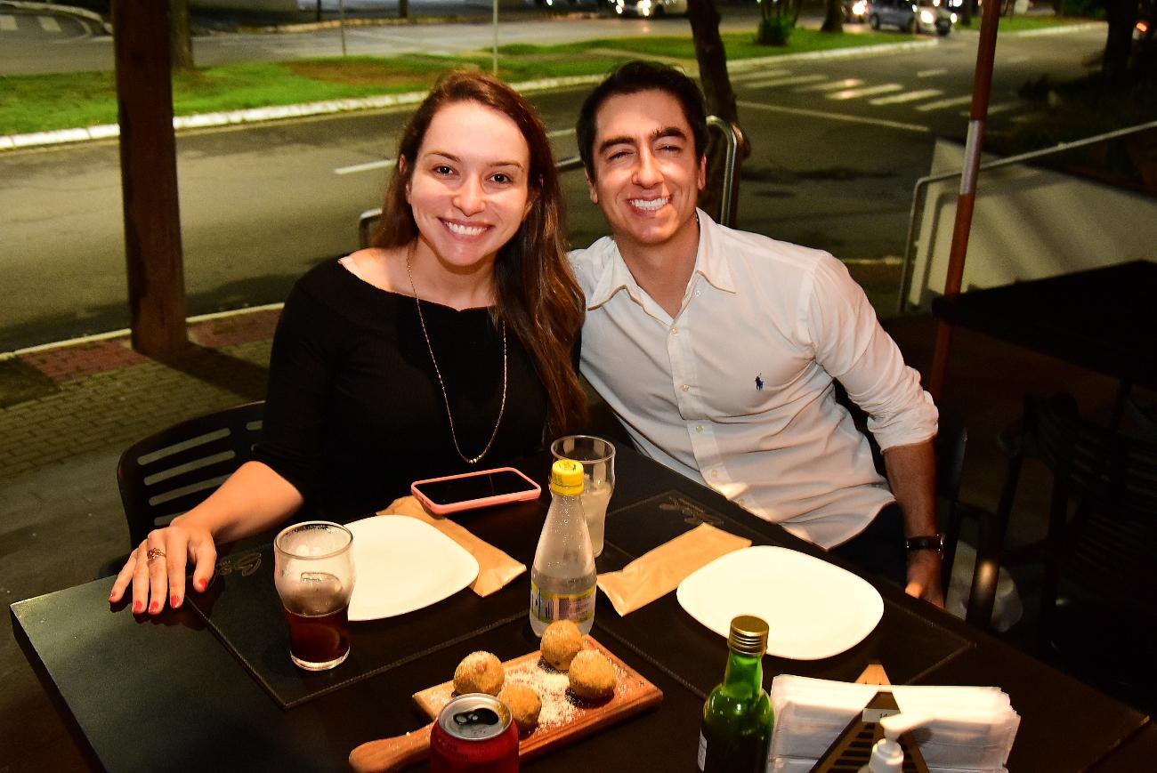 Lucas Salles no Boh Pizza Lounge em São José dos Campos