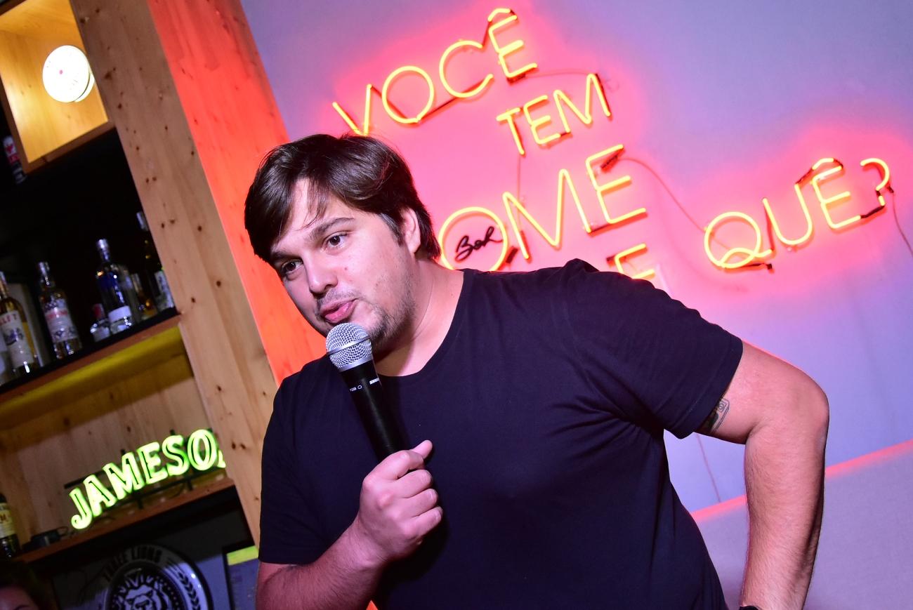 Lucas Salles no Boh Pizza Lounge em São José dos Campos
