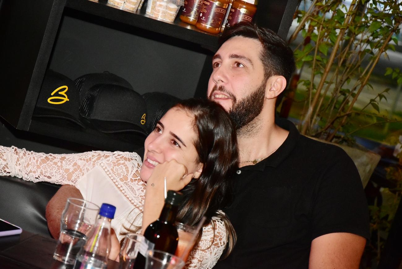 Lucas Salles no Boh Pizza Lounge em São José dos Campos