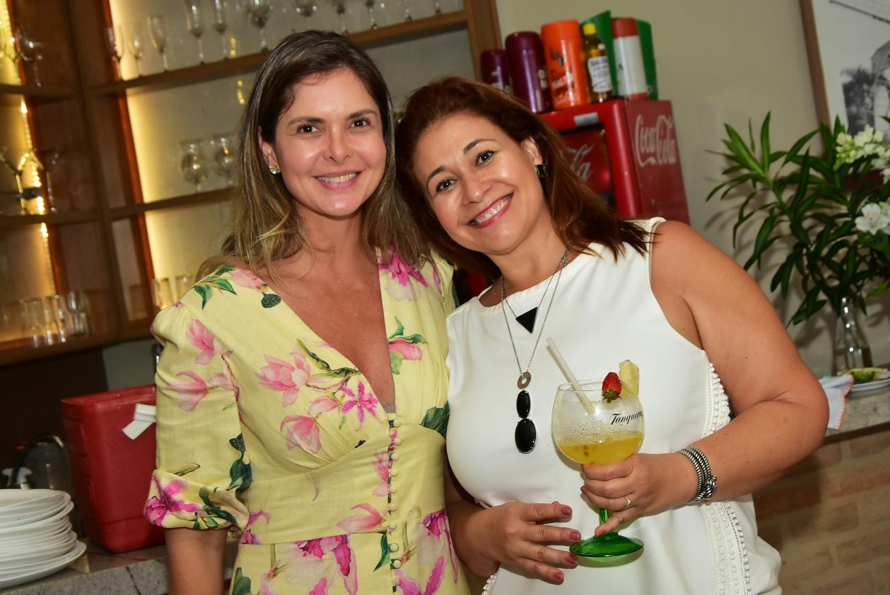 Aniversário de Pollyana Brito Pereira, corretora, em São José dos Campos