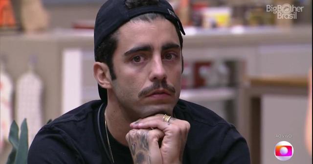 OsPaparazzi apresenta a Wikipédia de Pedro Scooby do BBB22. No início, só falavam de Luana Piovani. Mas logo depois, o surfista conquistou o Brasil
