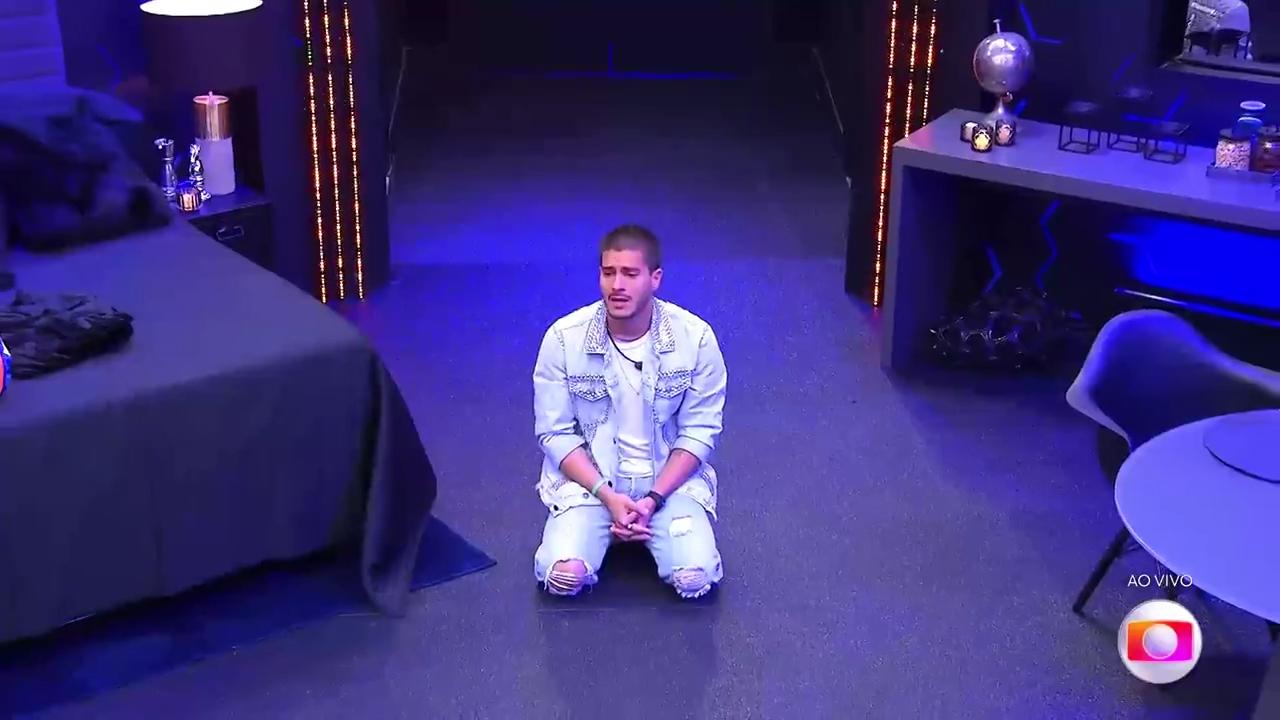 Arthur Aguiar na Sala de Controle do BBB 22, o Big Boss no Quarto Secreto