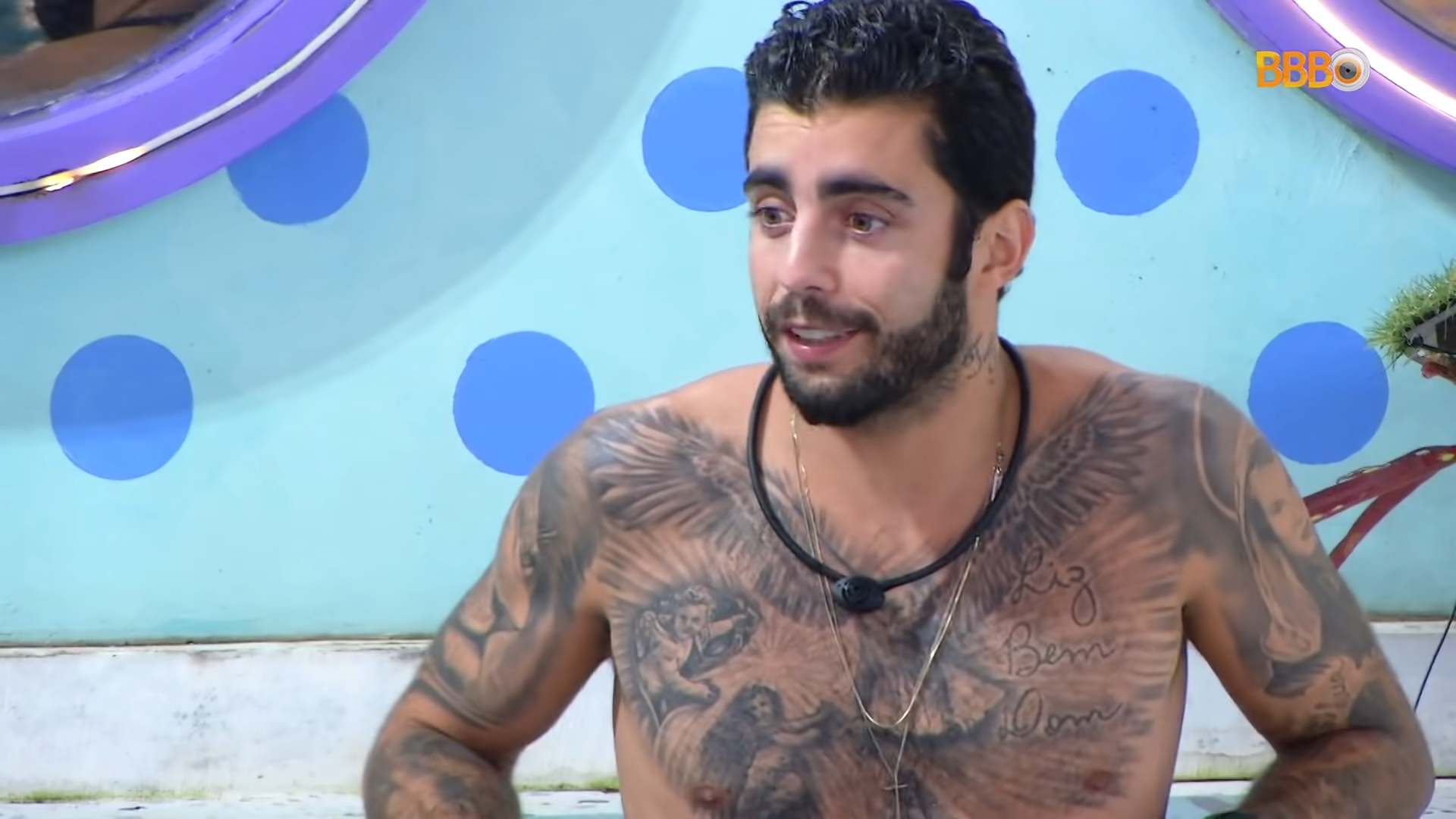Pedro Scooby com suas tatuagens na reta final do BBB 22