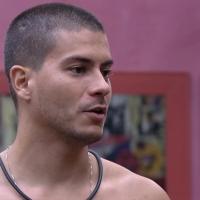 Arthur Aguiar na reta final do BBB 22 com PA e Scooby