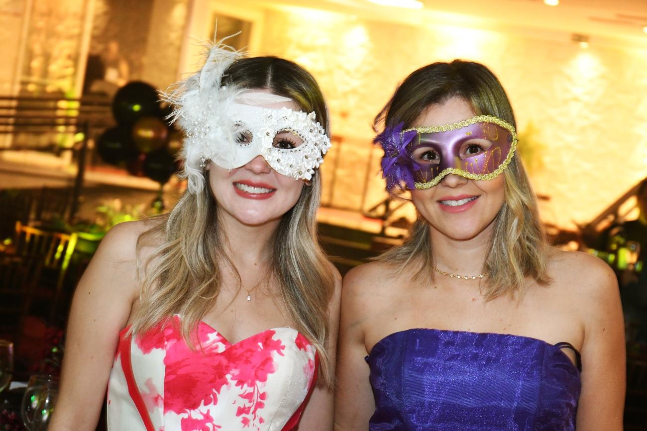 Baile de Máscaras no aniversário da Enoteca Ferreti em São José dos Campos