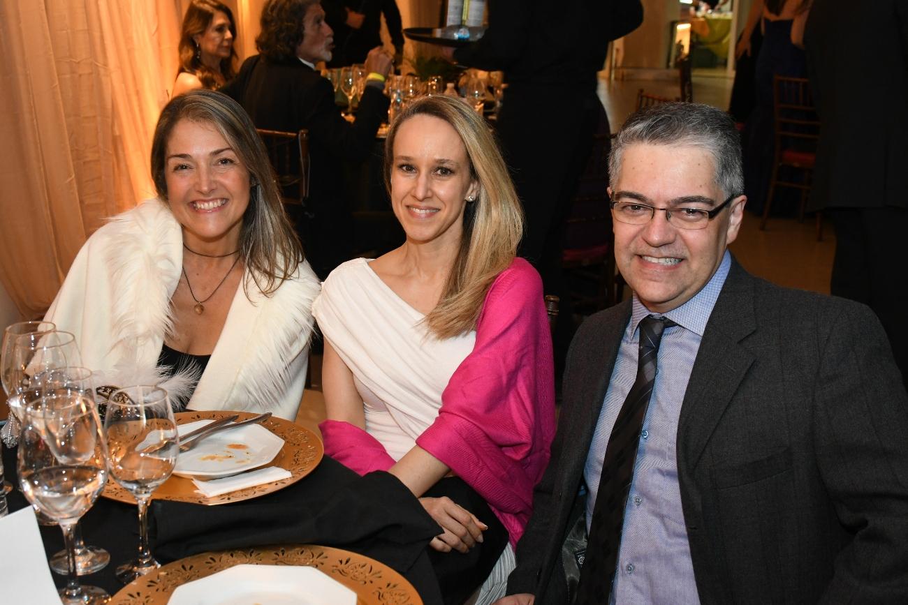 Baile de Máscaras no aniversário da Enoteca Ferreti em São José dos Campos