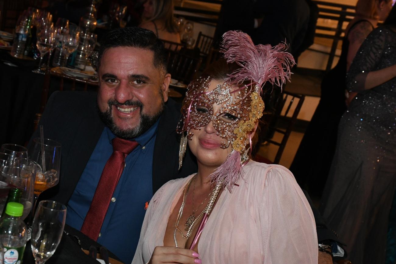 Baile de Máscaras no aniversário da Enoteca Ferreti em São José dos Campos