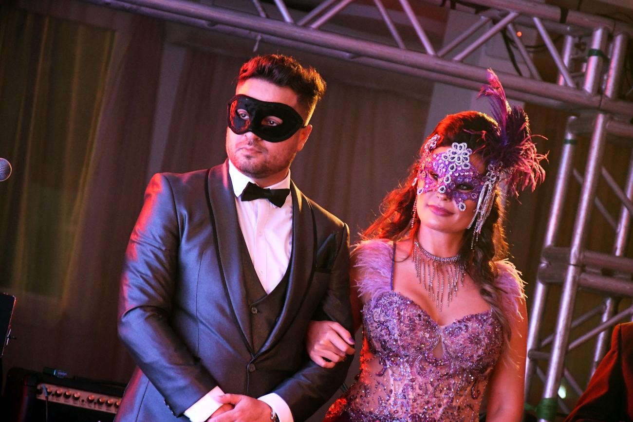 Baile de Máscaras no aniversário da Enoteca Ferreti em São José dos Campos