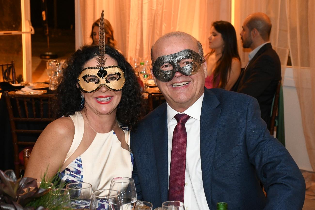 Baile de Máscaras no aniversário da Enoteca Ferreti em São José dos Campos