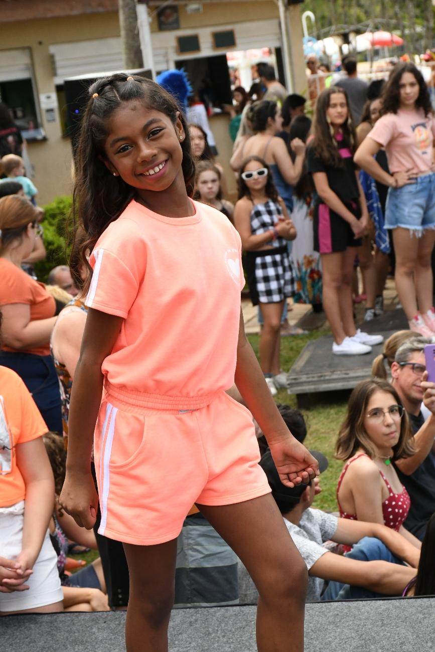 Desfile da loja Bicho Papão no Dia das Crianças em São José dos Campos