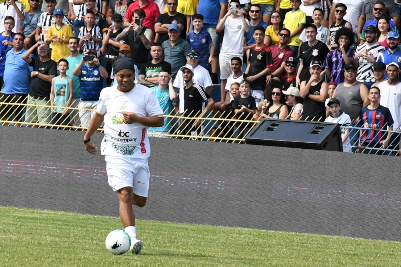 Ronaldinho Gaúcho no Martins Pereira em São José dos Campos