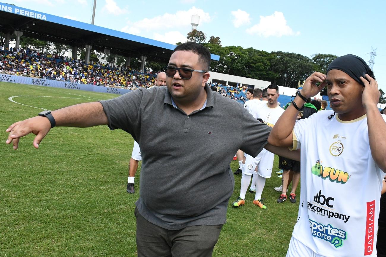 Ronaldinho Gaúcho no Martins Pereira em São José dos Campos