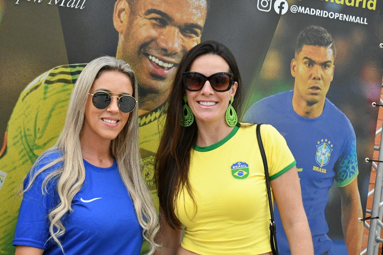 Torcida pelo Brasil na Copa do Mundo no Madrid Open Mall, o shopping do Casemiro (Foto: Gilberto Freitas/ OsPaparazzi)