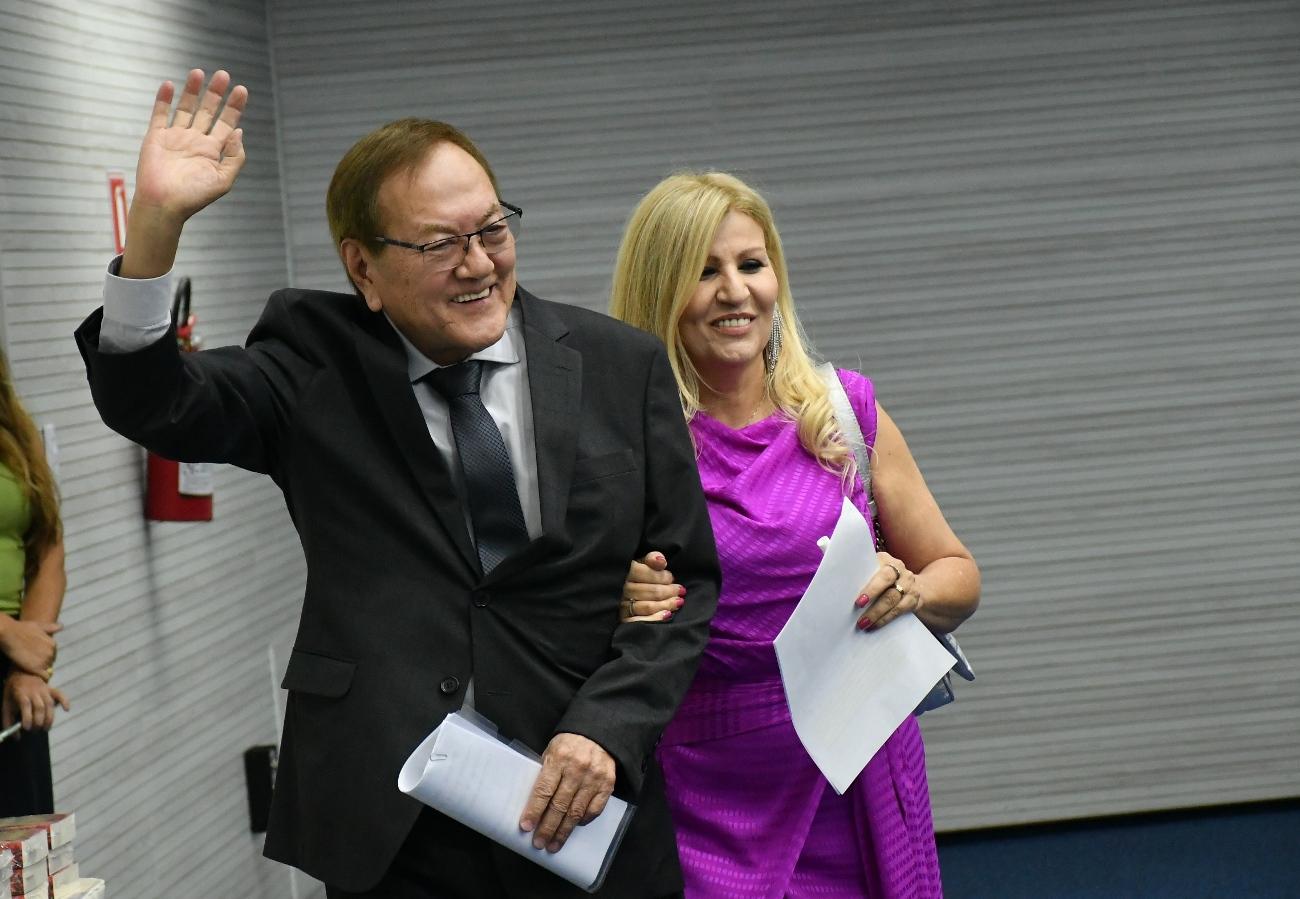 Alexandre Shiraishi da Universo ganha homenagem na Câmara de SJC
