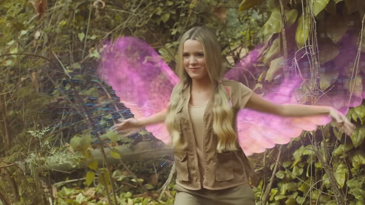 Atriz Beatriz Couto em Luccas Neto em Uma Aventura no Zoológico