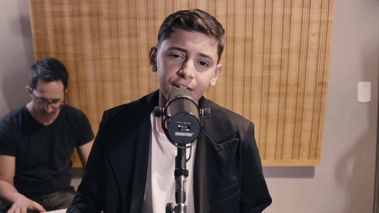 Ele cresceu! Cantor lança nova versão da música Corrente do Bem com mensagem inspiradora neste fim de ano