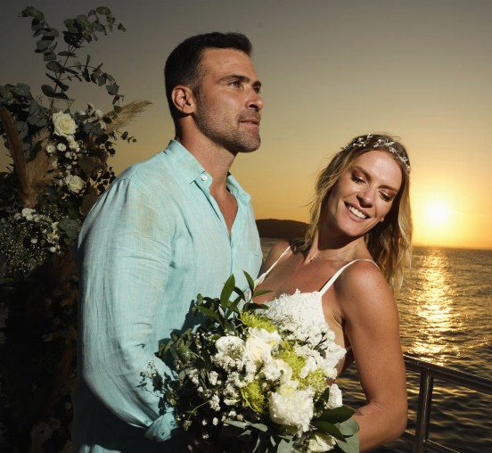 Thiago Asmar, o Pilhado, com a esposa Livian Weber Asmar no dia do casamento