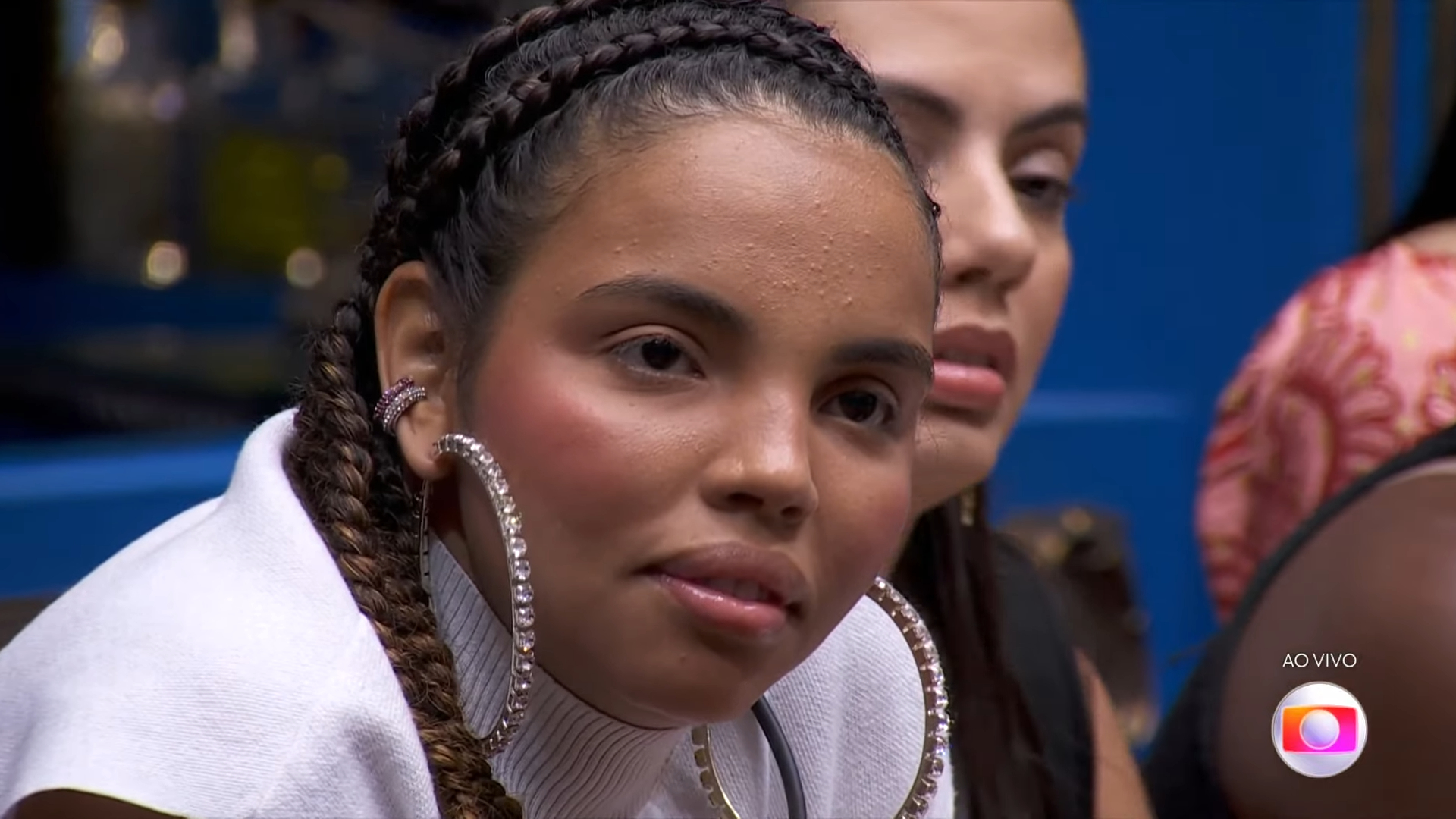 Giovanna Pitel no Paredão e sendo eliminada na Enquete UOL (Foto: Reprodução/ Globoplay)