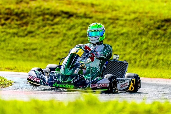 Em entrevista, Manuel Paredes, de 15 anos, explica como é a sua alimentação vinculada à rotina de treinos; ele se destacou em competição de kart em Interlagos