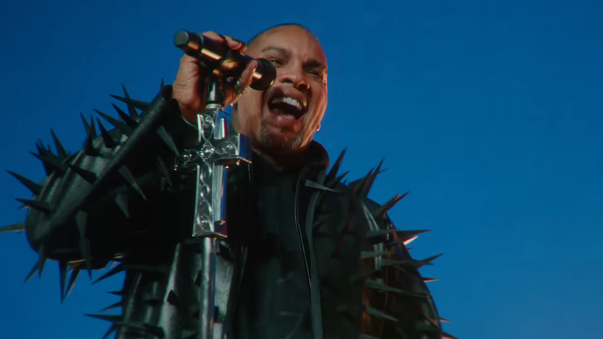 Rodriguinho durante show (Foto: Reprodução/ YouTube)