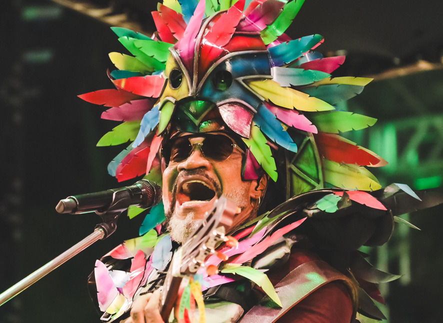 Homenagem ao axé brasileiro! Carlinhos Brown recebe Marisa Monte no palco em Salvador na Bahia; saiba tudo!