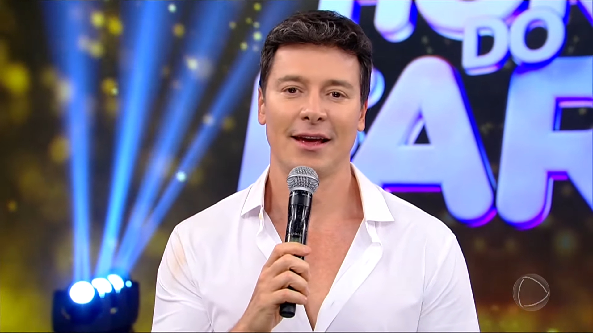Rodrigo Faro em entrevista na Record (Foto: Reprodução/ YouTube)