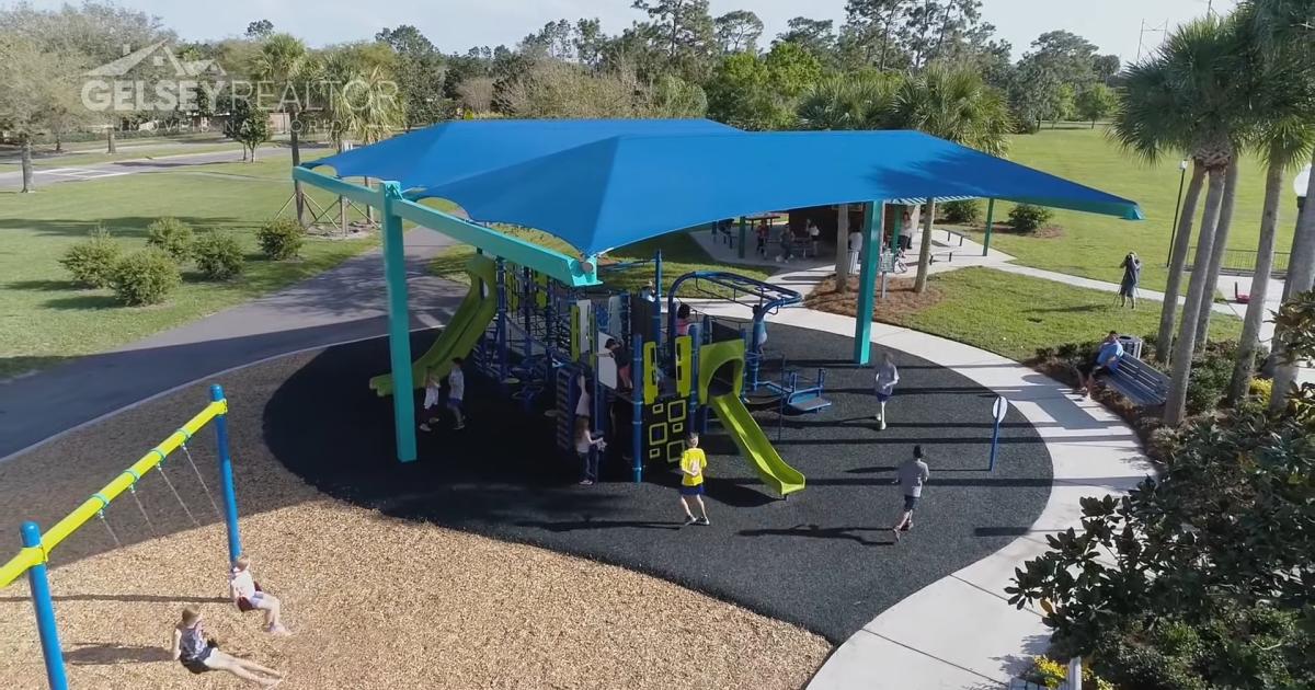 Visão aérea dos parques do bairro Hunters Creek em Orlando nos EUA
