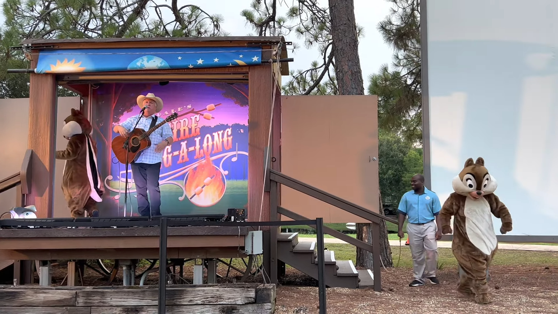 Chip N Dales Campfire Sing-A-Long Tico e Teco em Orlando