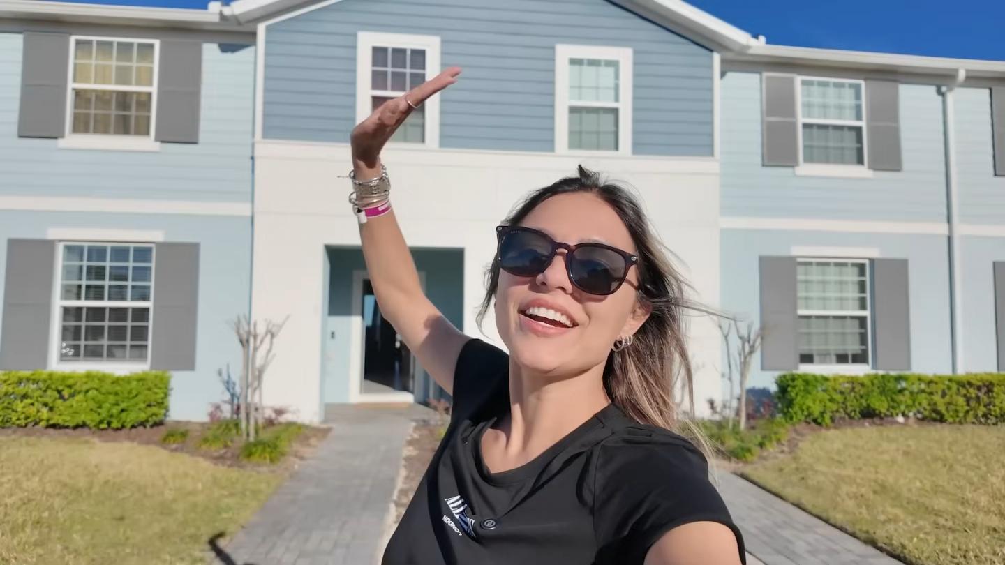 Fê Batista do canal Orlando Diferente (Foto: Reprodução/ YouTube)