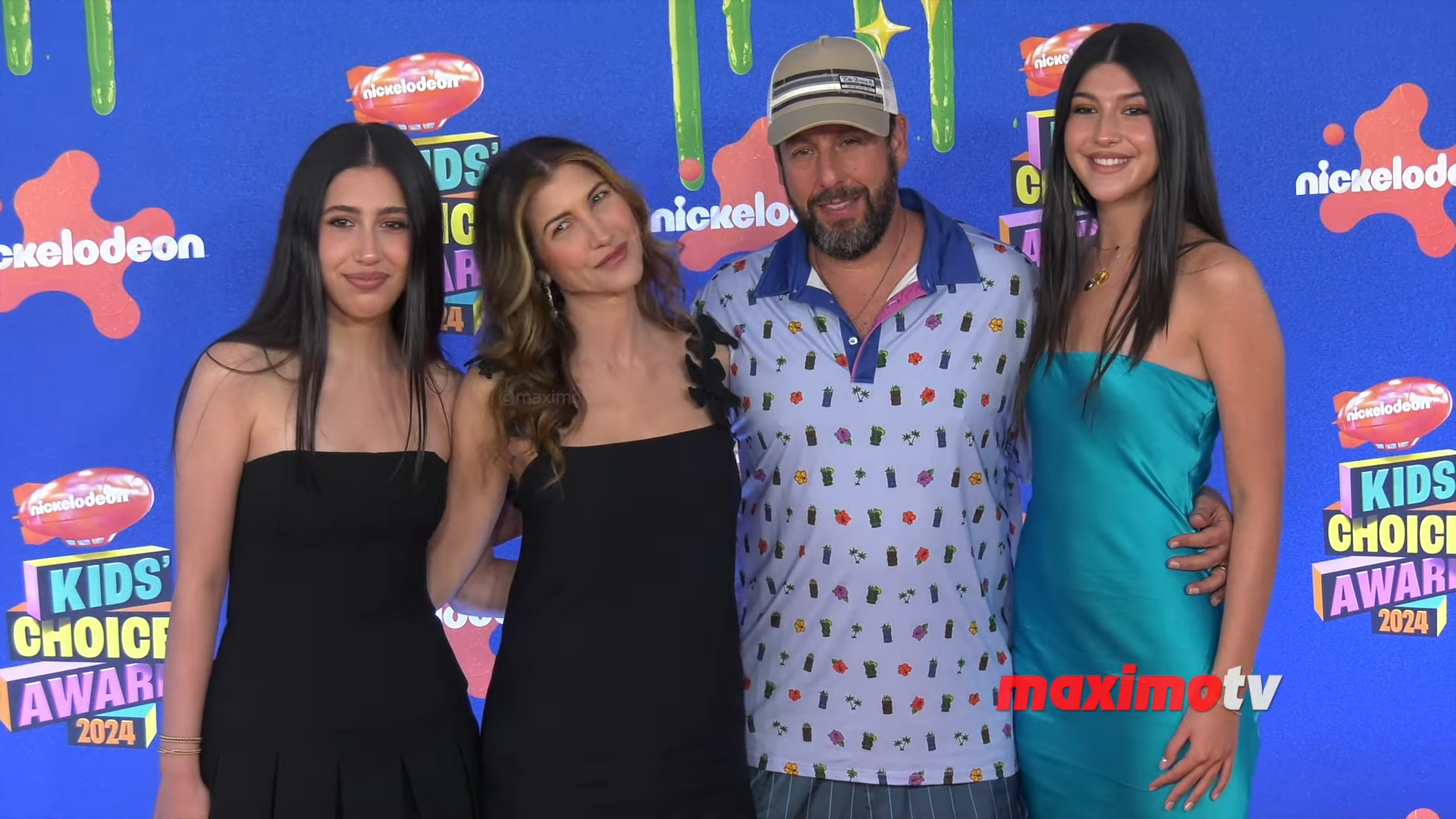 Adam Sandler com a esposa e a as filhas