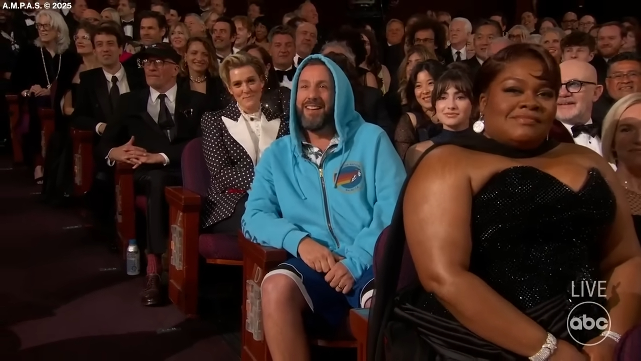 Adam Sandler de moletom no Oscar