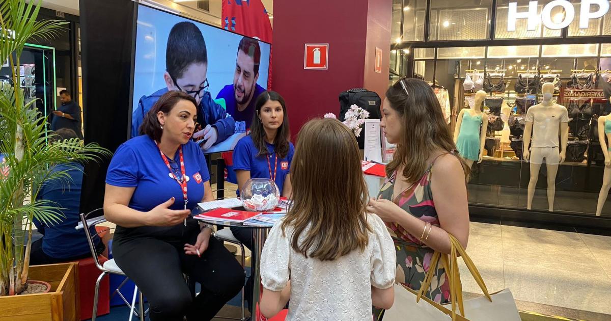 Feira de Educação no Colinas em São José