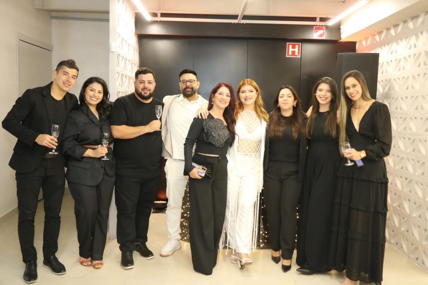 Due Company Due Co na Vila Adyana em SJC